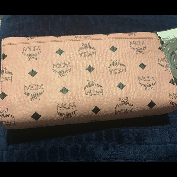 👛SOLD👛GORGEOUS MCM Soft Pink Visetos MILLIE Purse~NWT - Picture 11 of 15